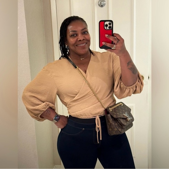 Meet your Posher Alicia - Picture 8 of 13